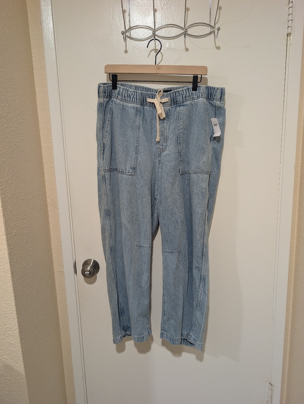 GAP NWT Pull-On Barrel Denim Jeans - Picture 3 of 15